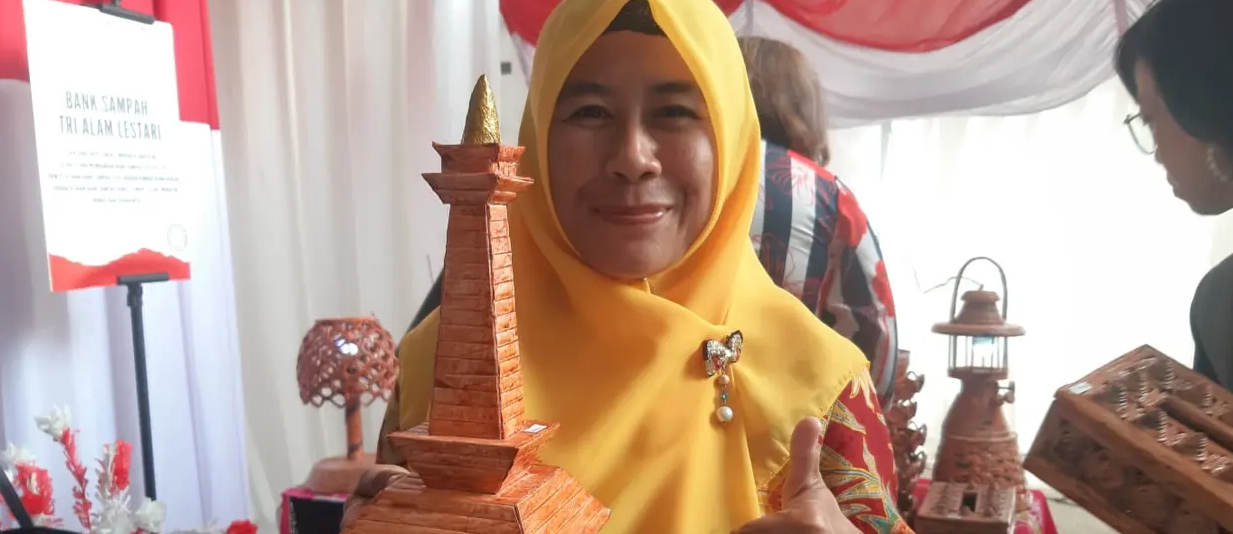 Wawancara Tri Sugiarti